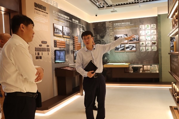 桂林市市委常委、副市長韓學文一行訪問上海藥物所